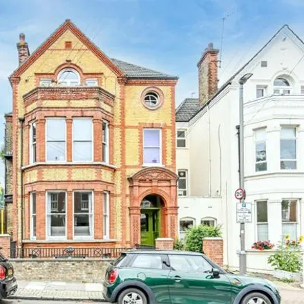 Image 2 - 79 Thurleigh Road, London, SW12 8UE, United Kingdom - Room for rent