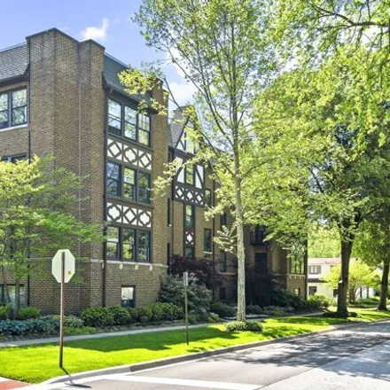 Buy this 2 bed condo on 1920 Lincoln Street in Evanston, IL 60201
