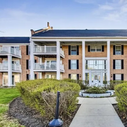 Image 1 - 5665 Carriageway Drive, Williamsburg, Rolling Meadows, IL 60008, USA - Condo for sale