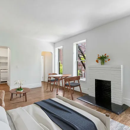 Image 2 - 8 Bethune Street, New York, NY 10014, USA - Apartment for rent