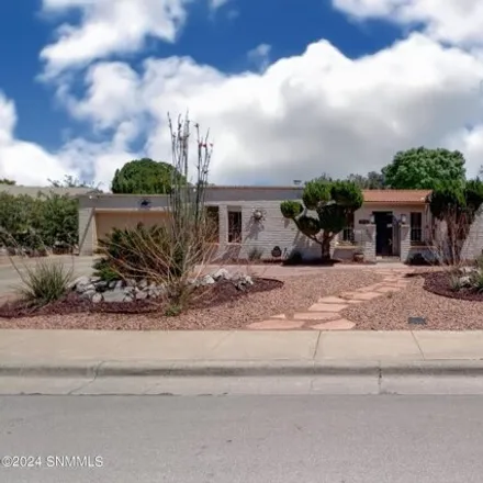 Buy this 3 bed house on 3271 Fairway Drive in Las Cruces, NM 88011