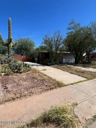 Buy this 3 bed house on 7117 East 29th Street in Tucson, AZ 85710