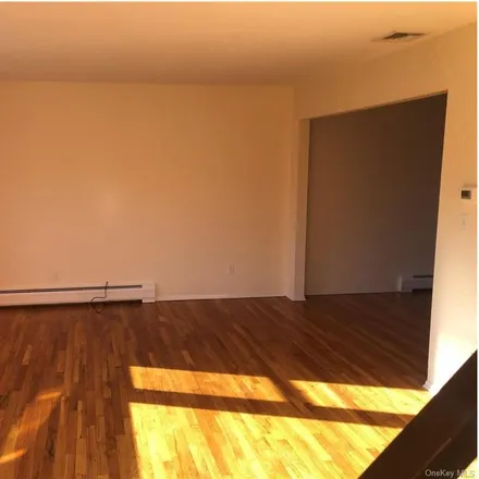 Image 3 - 54 Grant Avenue South, Congers, NY 10920, USA - Room for rent