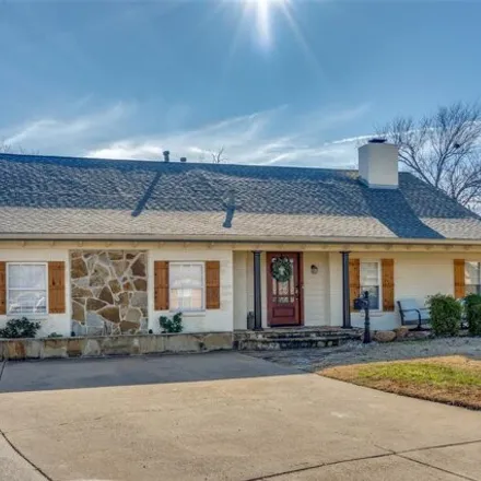 Rent this 4 bed house on 1269 Croydon Street in Irving, TX 75062