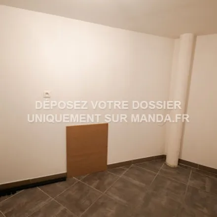 Image 4 - 37 Grand Place, 59200 Tourcoing, France - Apartment for rent