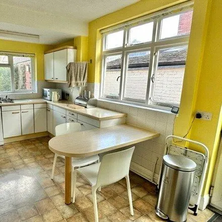 Image 7 - 286 Wollaton Road, Wollaton, NG8 1GN, United Kingdom - House for sale