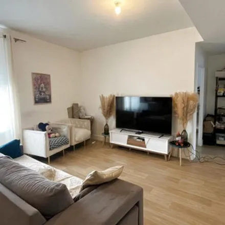 Image 3 - 6 Rue du 29 Juillet, 03300 Cusset, France - Apartment for rent