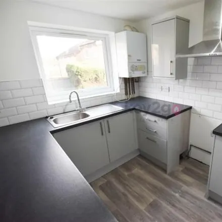 Image 5 - Westcroft Grove, Sheffield, S20 8EE, United Kingdom - Apartment for sale