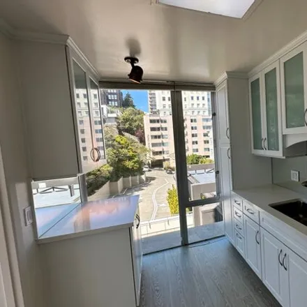 Image 5 - Royal Towers, Green Street, San Francisco, CA 94133, USA - Apartment for rent