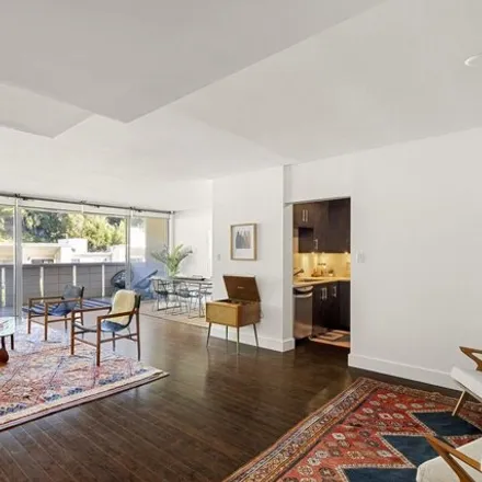 Image 4 - 8779 Shoreham Drive, West Hollywood, CA 90069, USA - Condo for sale