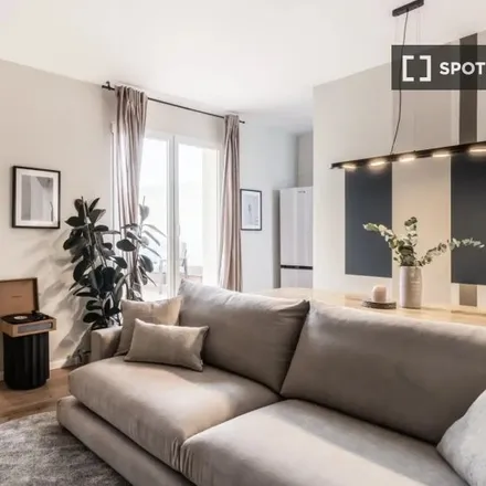 Rent this 3 bed apartment on Domino's in Calle del Alcalde Sáinz de Baranda, 17