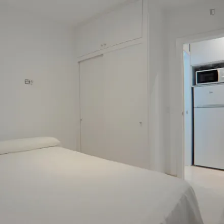 Image 3 - Calle de Antonio Prieto, 28026 Madrid, Spain - Apartment for rent