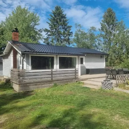 Rent this 2 bed house on Ladängsdalsvägen 15 in 134 65 Långvik, Sweden
