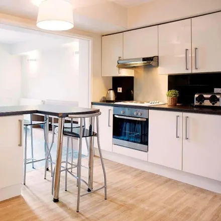 Rent this studio room on Global Expres Couriers in 137 Junction Road, London
