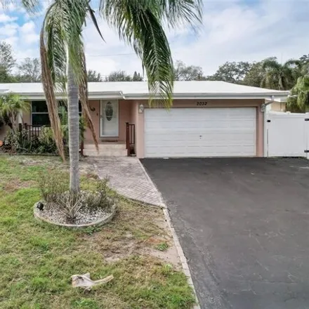 Buy this 3 bed house on 2006 Gatewood Drive in Largo, FL 33770