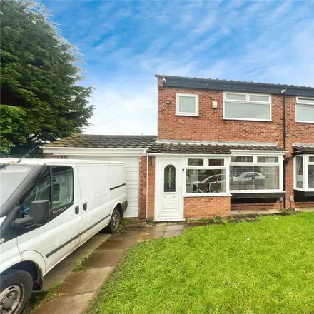Rent this 3 bed duplex on Mullion Close in Knowsley, L26 7YX