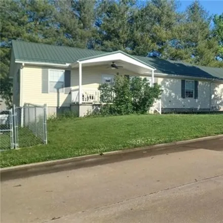 Buy this 3 bed house on Hickory Lane in Perryville, MO 63775