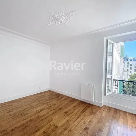Image 2 - 35 Rue d'Orsel, 75018 Paris, France - Apartment for rent