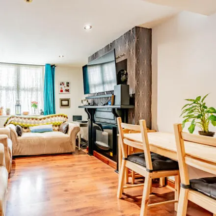 Buy this 2 bed apartment on 10 Meadow Street in Bristol, BS11 9AS