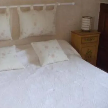 Rent this 4 bed house on 29250 Saint-Pol-de-Léon