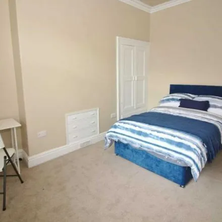 Rent this 6 bed townhouse on North Cliff Street in Preston, PR1 8JA