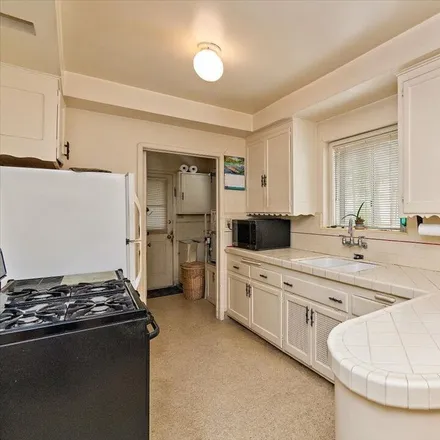 Image 8 - 1858 West Silver Lake Drive, Los Angeles, CA 90026, USA - Townhouse for sale