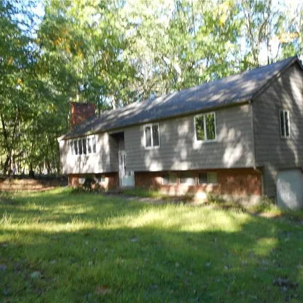 Buy this 3 bed house on 17 Fox Hill Road in Old Saybrook, CT 06475