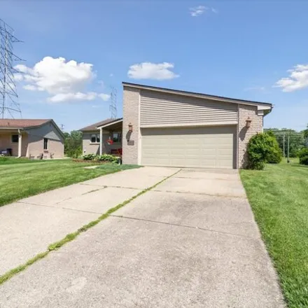 Image 4 - 13299 Tonabee Drive, Sterling Heights, MI 48313, USA - House for sale