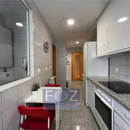 Rent this 2 bed apartment on Rua do Engenheiro Ezequiel de Campos 157 in 4149-004 Porto, Portugal
