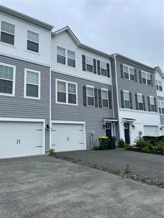 Rent this 3 bed townhouse on Lehigh Hills in Turnstone Drive, Fogelsville