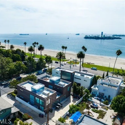 Image 2 - 2767 East Ocean Boulevard, Long Beach, CA 90803, USA - House for sale