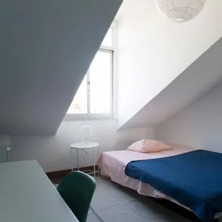 Rent this 6 bed room on Calçada da Tapada