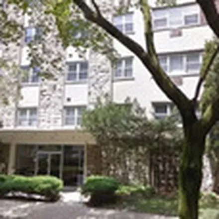 Rent this 1 bed apartment on 450-452 West Oakdale Avenue in Chicago, IL 60657
