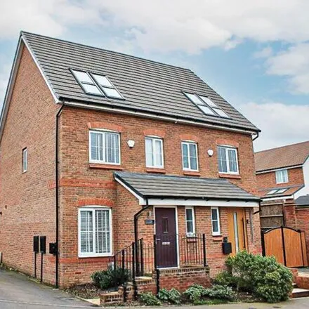 Buy this 3 bed duplex on Montagu Drive in Bilston, WV14 0UY