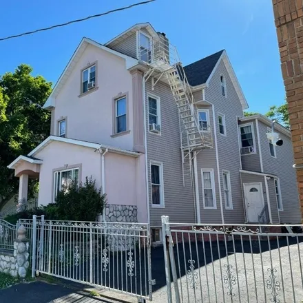 Buy this 9 bed townhouse on 551 Madison Avenue in Elizabeth, NJ 07201