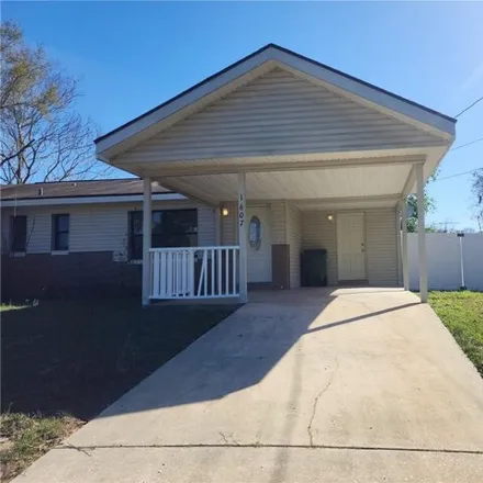 Rent this 3 bed house on 1607 Stafford Road in Leesburg, FL 34748