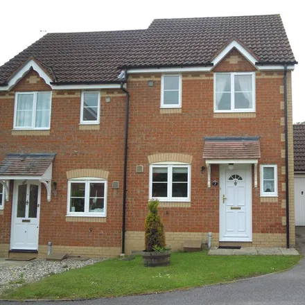 Rent this 2 bed house on Crocus Mead in Thatcham, RG18 4DJ