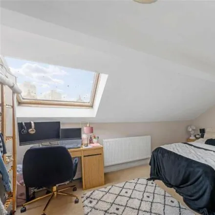 Image 3 - Hemberton Road, Stockwell Park, London, SW9 9LH, United Kingdom - Apartment for sale