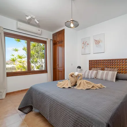 Rent this 3 bed house on Gerência de servicios sanitarios de Lanzarote in Calle Azores, 35570 Yaiza