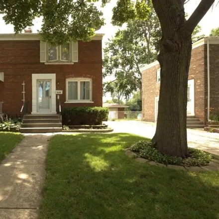 Buy this 2 bed house on 5157 West 63rd Place in Chicago, IL 60638