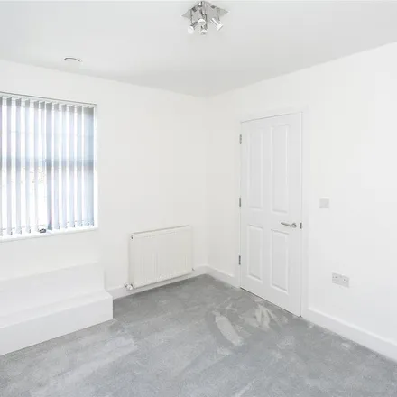 Image 4 - Wickes, London Road, Corner Hall, HP3 9SP, United Kingdom - Apartment for rent
