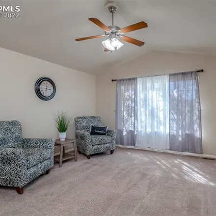 Image 9 - 2501 Carlsbad Drive, Colorado Springs, CO 80910, USA - House for sale