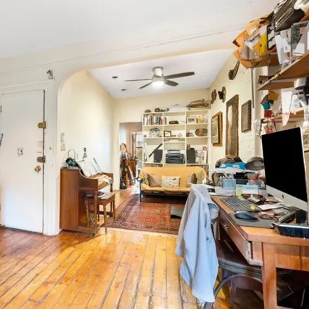 Image 5 - 431 West 48th Street, New York, NY 10019, USA - House for sale
