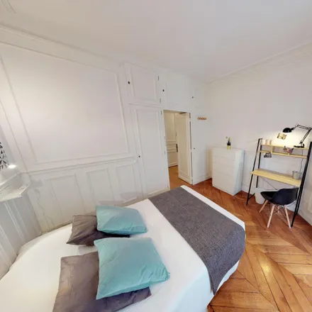 Image 3 - 12 Rue Denis Poisson, 75017 Paris, France - Room for rent