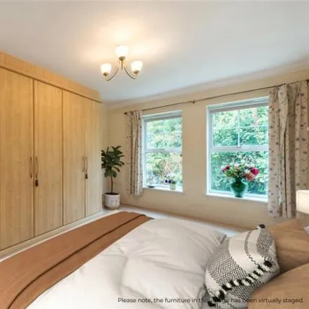 Image 6 - Harestone Valley Road, Tandridge, CR3 6HP, United Kingdom - Apartment for sale