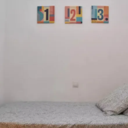Rent this 3 bed room on BitBase in Carrer del Músic Peydró, 52