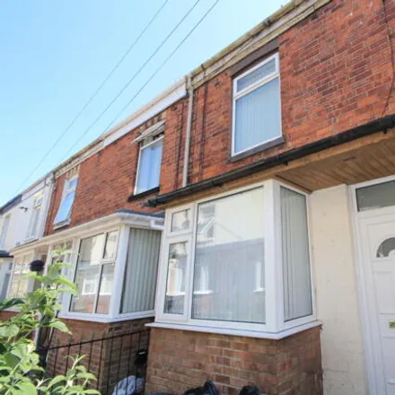 Rent this 2 bed townhouse on Durham Street in Hull, HU8 8RQ