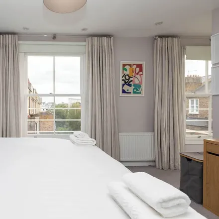 Image 1 - London, W11 2AZ, United Kingdom - Apartment for rent