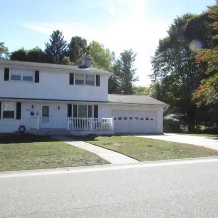 Buy this 4 bed house on 502 Maple Street in Munising, MI 49862