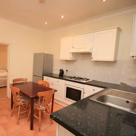 Rent this 2 bed apartment on Kingwood Road in London, SW6 6AL